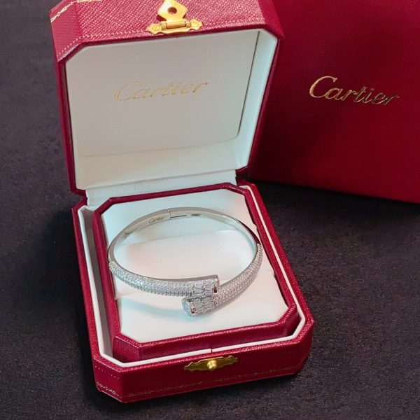 Car bracelet 001
