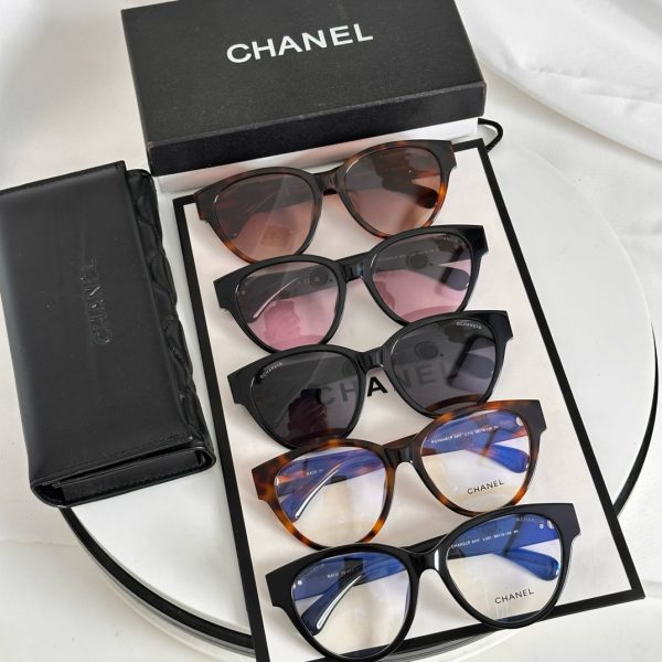 CC* Eyewear SIZE: