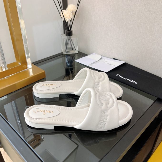 Stylish Soft Women's Slippers - Image 7