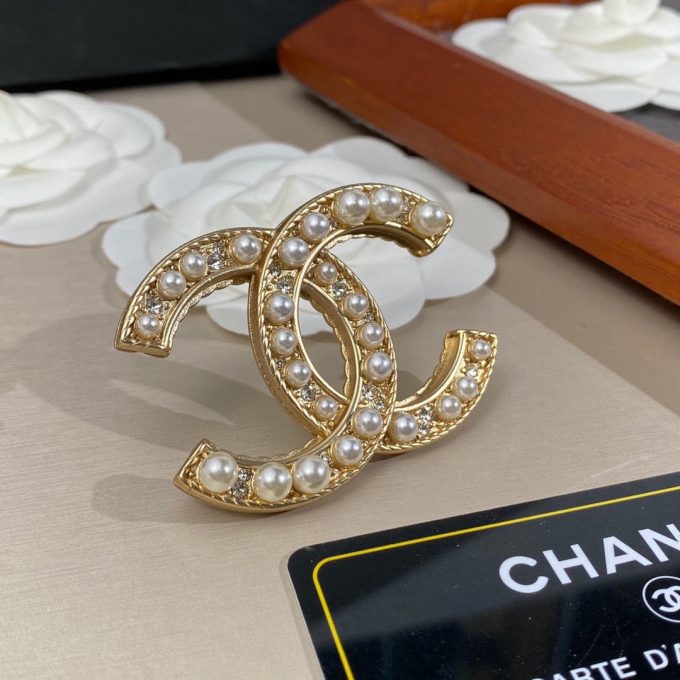cc Brooch - Image 5