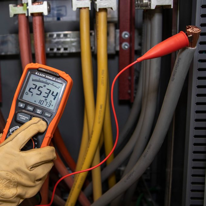 Klein Tools ET600 Insulation Resistance Tester - Image 9
