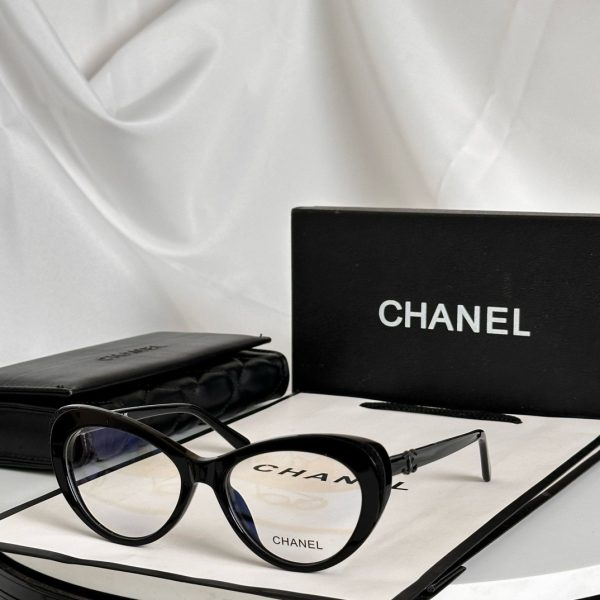 CC* Eyewear SIZE: