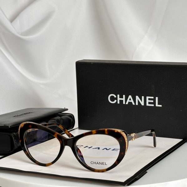 CC* Eyewear SIZE: