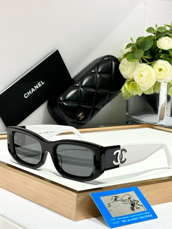 CC* Eyewear SIZE: 52-19-140