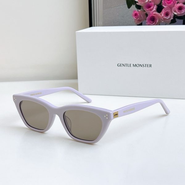 GENTLE MONSTE* Eyewear SIZE: 52-20-147