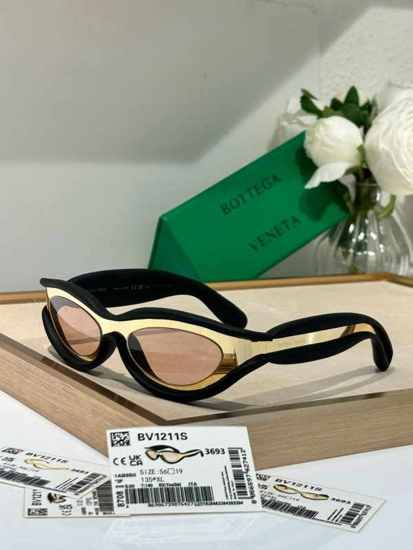 BOTTEG* VENE*A Eyewear SIZE: 56-19-135