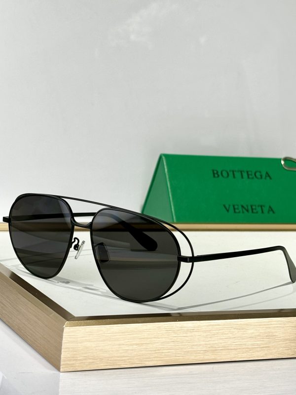 BOTTEG* VENE*A Eyewear SIZE: 61-15-140