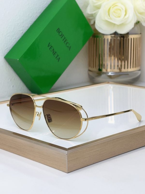BOTTEG* VENE*A Eyewear SIZE: 61-15-140