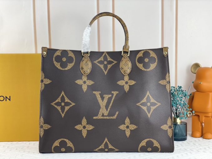 M44579 M44576 M44571 M44570 45039 45120 45121 44572 45321 Handbag 34.0 X 26.0 X 15.0Cm
