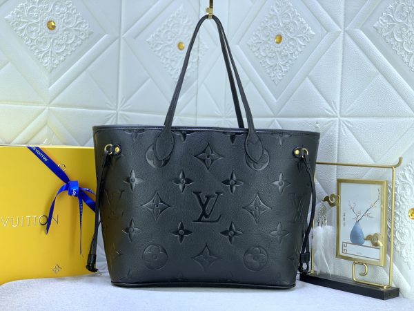 12 Color M45686 M58907 M46329 M21579 M45685 M46676 M40995 Handbag 31.0 X 28.0 X 14.0Cm