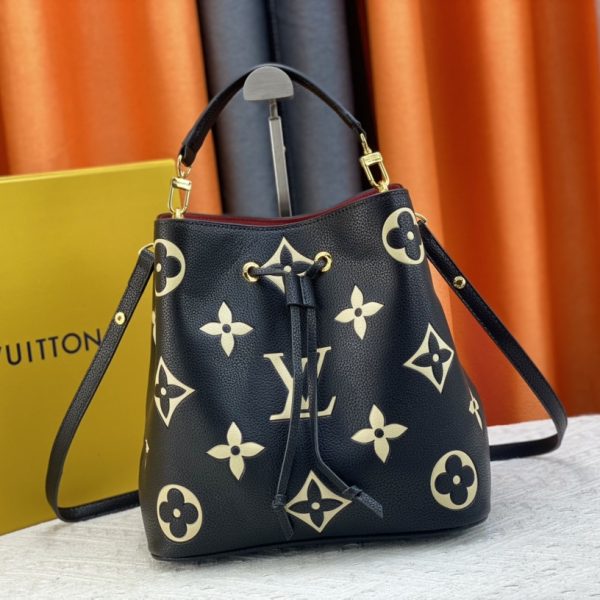 4 Color M45555 Woman Handbag 26.0 X 26.0 X 17.5Cm