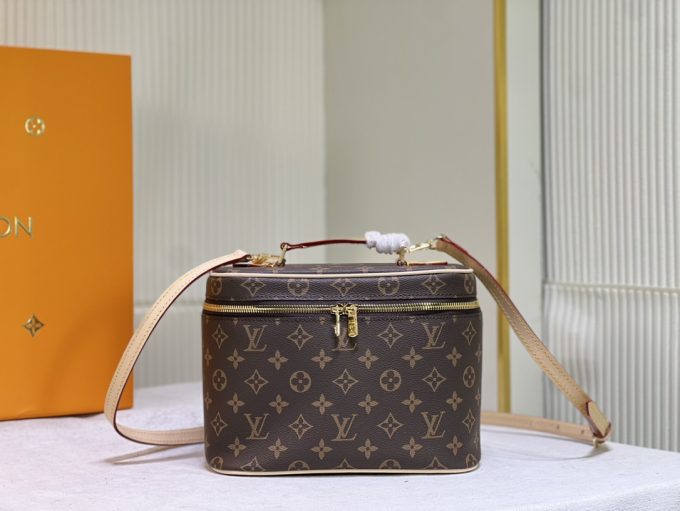 M42265 Handbag 24.0 X 18.0 X 14.5 Cm