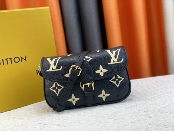 3 Color M46386 M46388 M45985 M45683 Woman Handbag 25.0× 9.0×15.0Cm