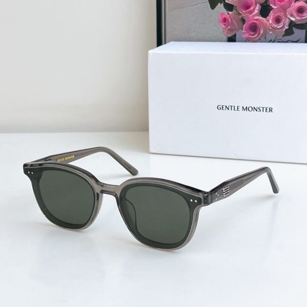 GENTLE MONSTE* Eyewear SIZE: 64-18-147