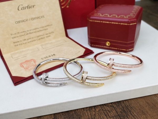 Car Bracelet 008