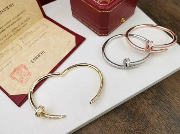 Car Bracelet 008