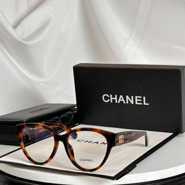 CC* Eyewear SIZE: