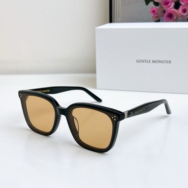 GENTLE MONSTE* Eyewear SIZE: 62-18-148
