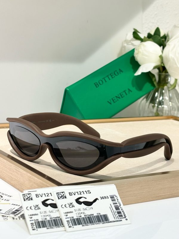 BOTTEG* VENE*A Eyewear SIZE: 56-19-135
