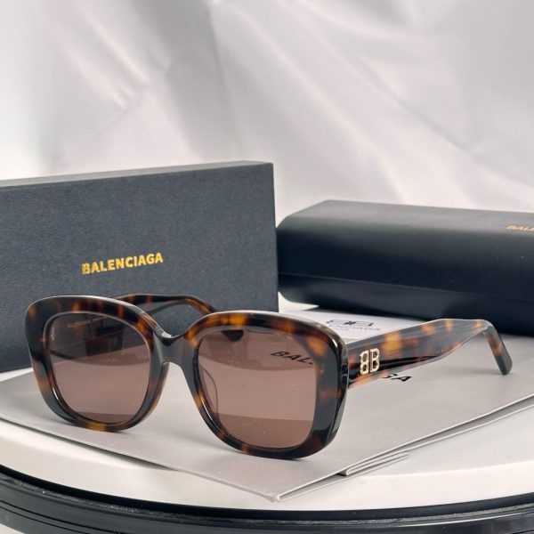 BALE**IAGA Eyewear SIZE: 50-20-142