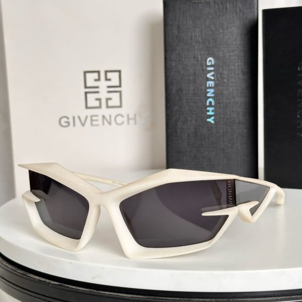 GIVENCH* Eyewear SIZE: