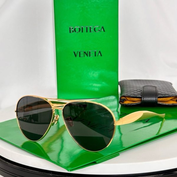 BOTTEG* VENE*A Eyewear SIZE: 64-13-135