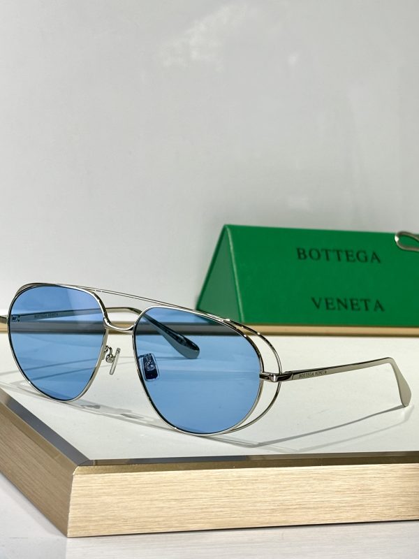 BOTTEG* VENE*A Eyewear SIZE: 61-15-140