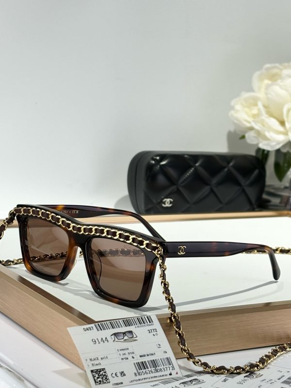 CC* Eyewear SIZE: 52-17-145