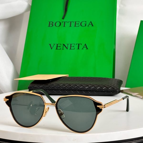 BOTTEG* VENE*A Eyewear SIZE: