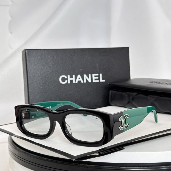 CC* Eyewear SIZE: 52-19-140