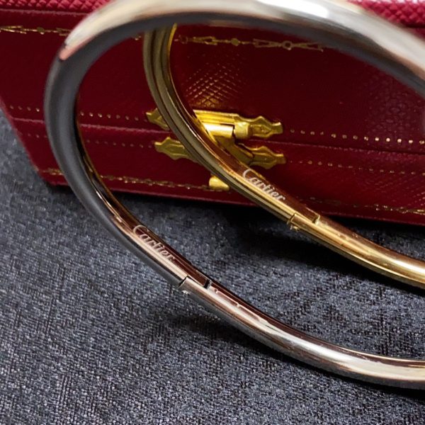 Car Bracelet 009
