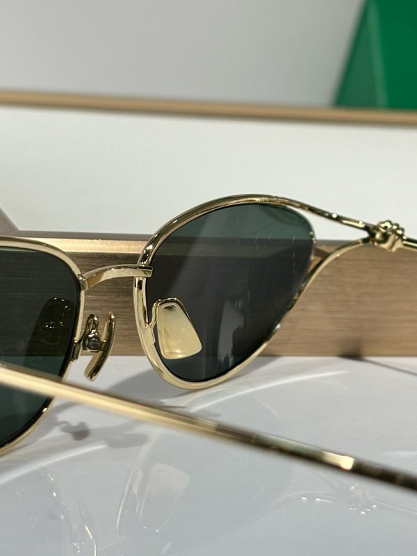 BOTTEG* VENE*A Eyewear SIZE: 57-19-130