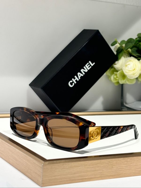 CC* Eyewear SIZE: 52-18-145