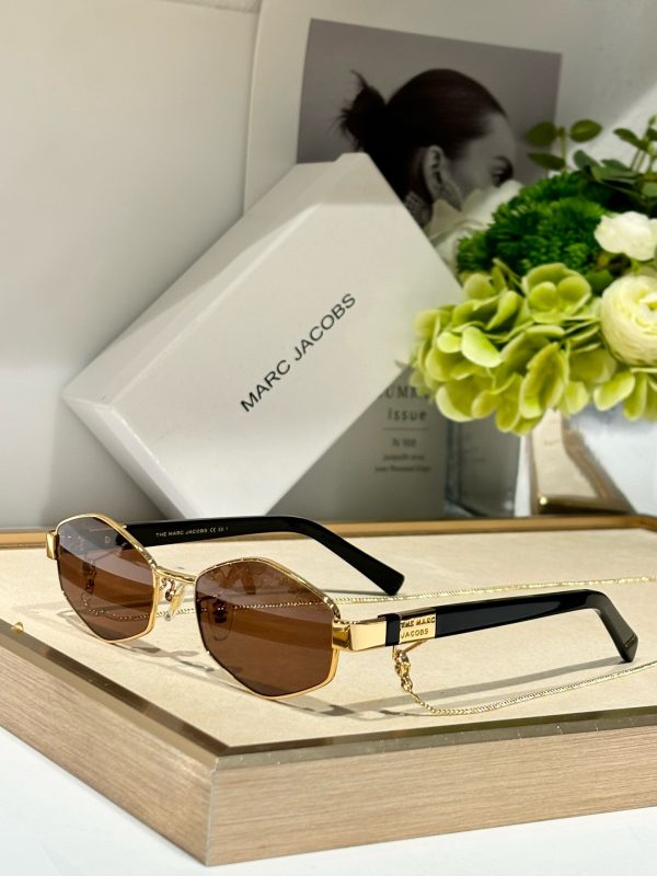MARC JACOB* Eyewear SIZE: 55-17-140