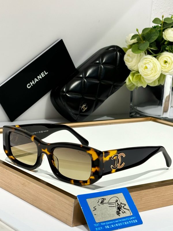 CC* Eyewear SIZE: 52-19-140