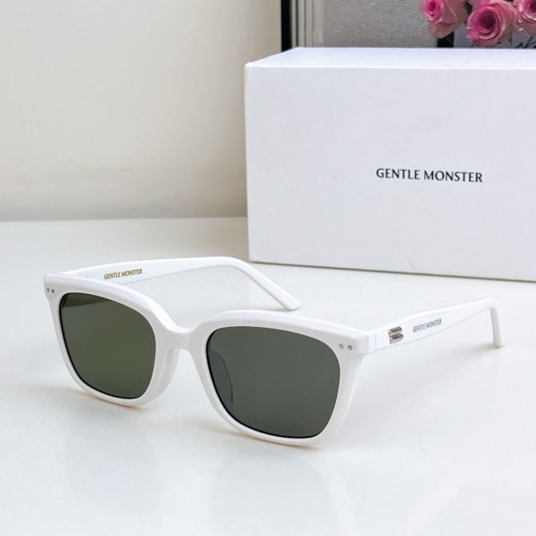 GENTLE MONSTE* Eyewear SIZE: 56-18-145