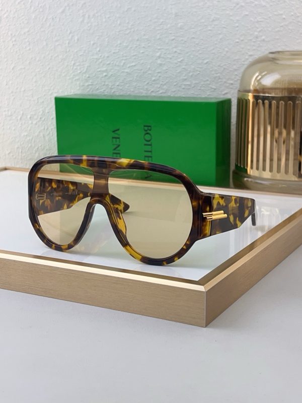 BOTTEG* VENE*A Eyewear SIZE: 132-1-120