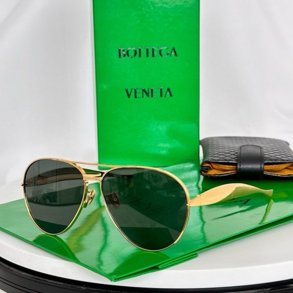 BOTTEG* VENE*A Eyewear SIZE: 64-13-135