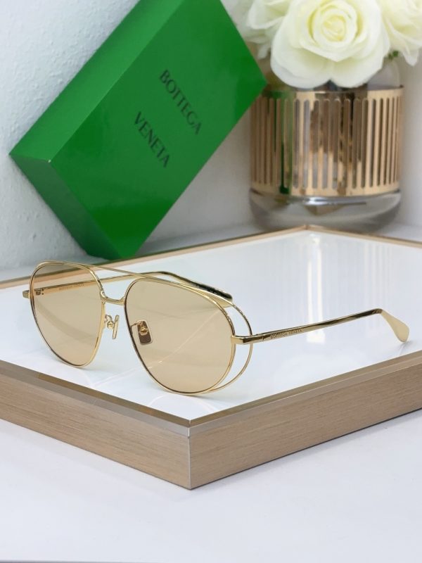 BOTTEG* VENE*A Eyewear SIZE: 61-15-140