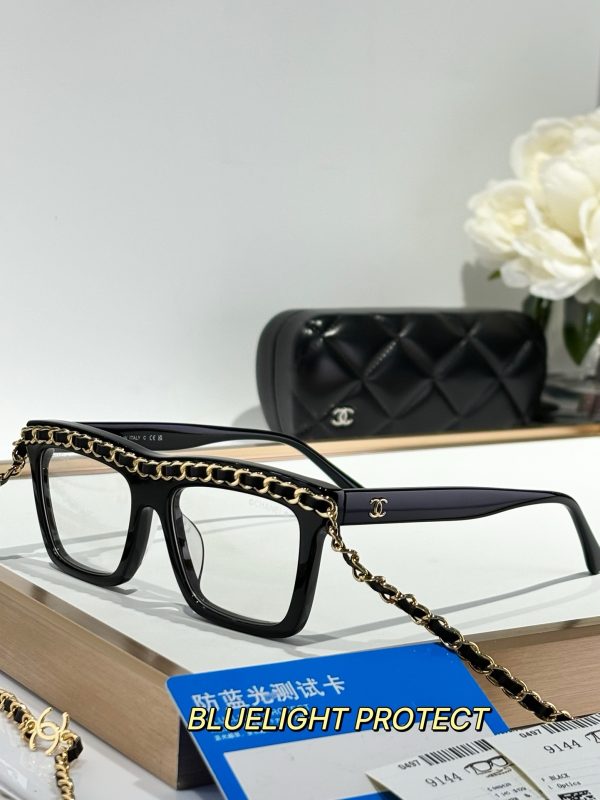 CC* Eyewear SIZE: 52-17-145