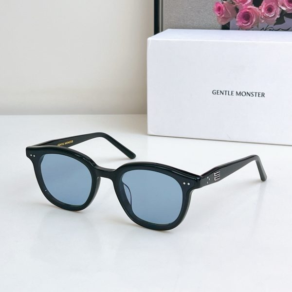 GENTLE MONSTE* Eyewear SIZE: 64-18-147