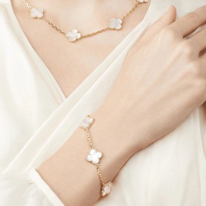 Inspired VA Vintage Alhambra Clover Leaf Bracelet - Image 5