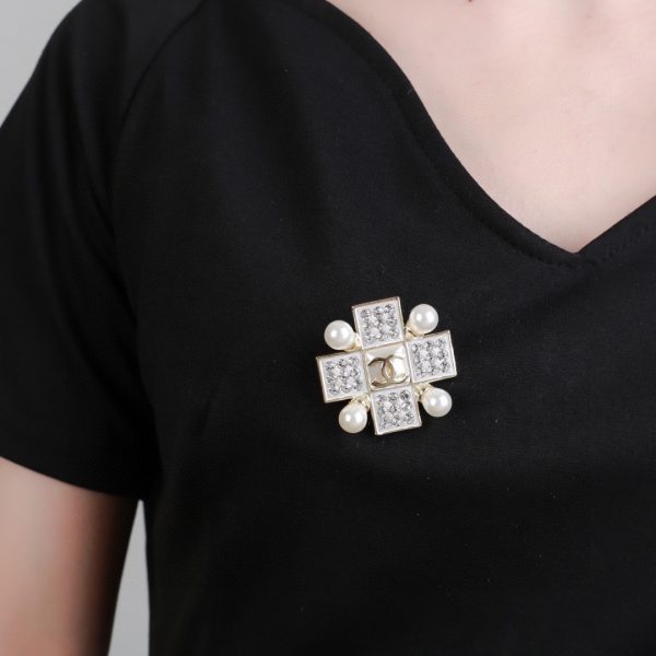 CC new arrival brooch 013