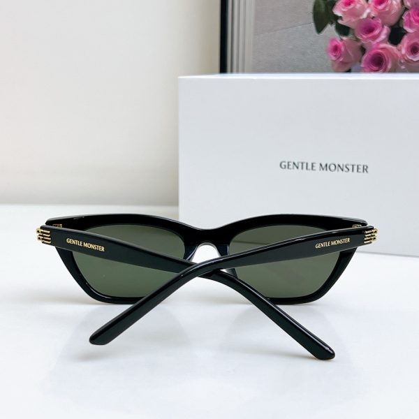 GENTLE MONSTE* Eyewear SIZE: 52-20-147