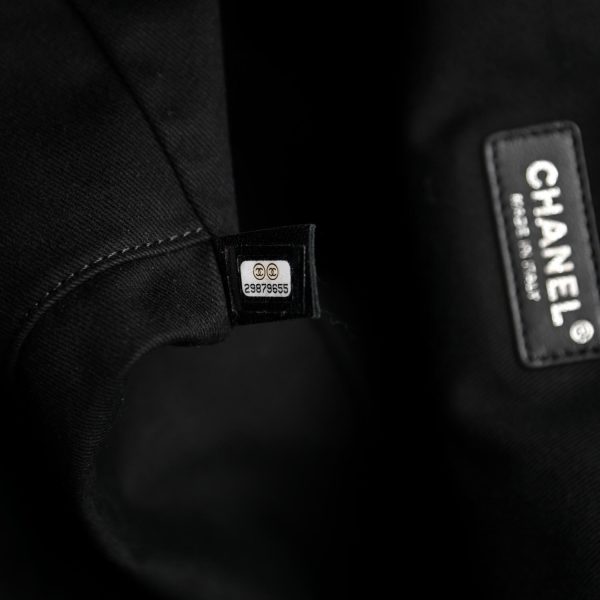 cc Canvas Pearl Medium Deauville Tote Black