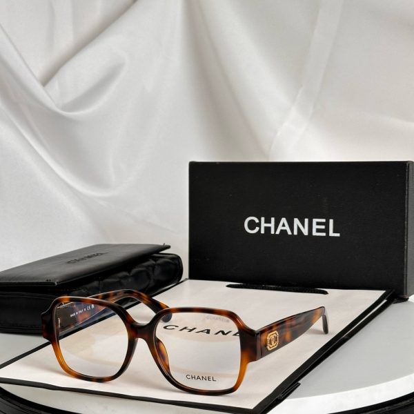 CC* Eyewear SIZE: