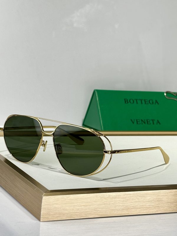 BOTTEG* VENE*A Eyewear SIZE: 61-15-140