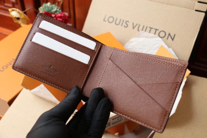 M60895 Wallet - Image 6