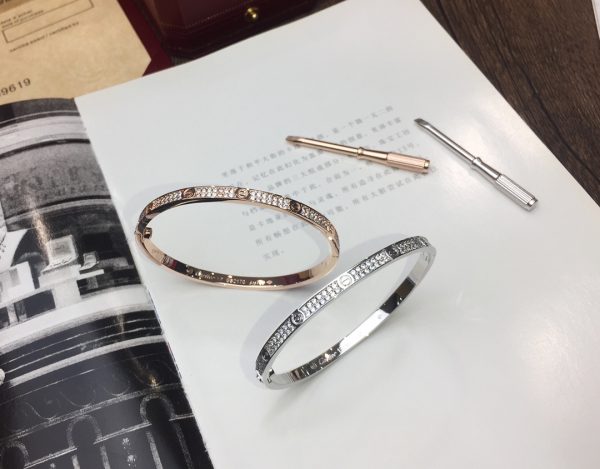 Car bracelet 003
