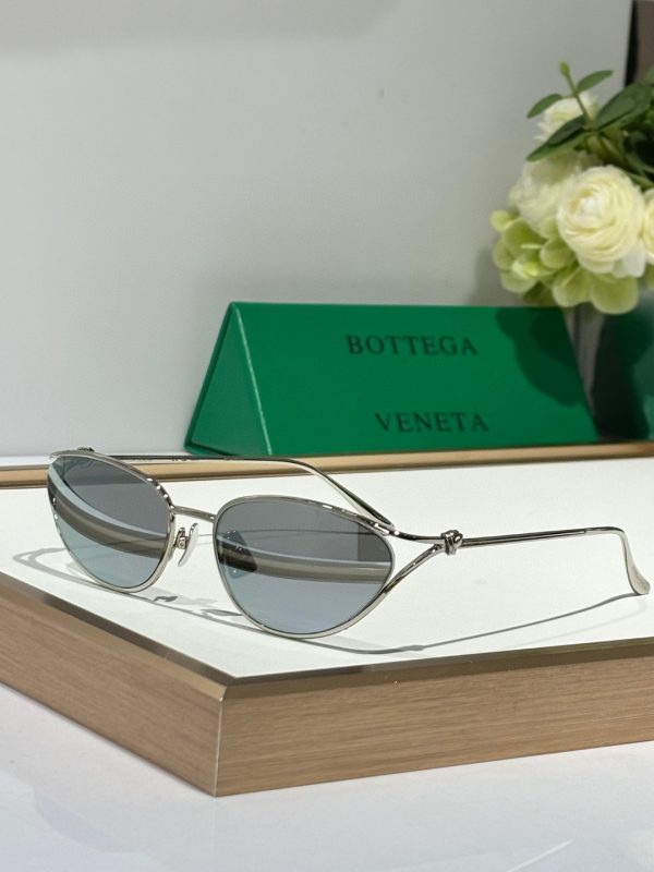 BOTTEG* VENE*A Eyewear SIZE: 57-19-130